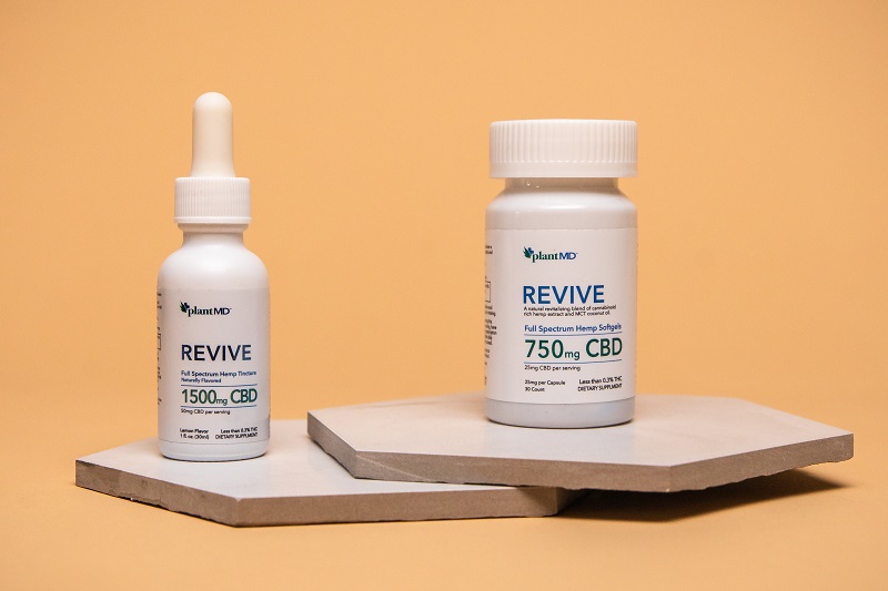 Why High-Quality Formulations Matter Most in CBD Products PlantMD Revive Tinctures and Capsules Stock Photo